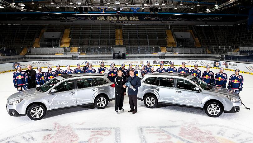 Übergabe der neuen Teamfahrzeuge von Subaru an den EHC Red Bull München um Trainer Pierre Pagé. Übergabe der neuen Teamfahrzeuge von Subaru an den EHC Red Bull München um Trainer Pierre Pagé.