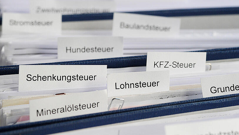 Durch einen Fehler bei einer Systemänderung sind Tausende Mitarbeiter fälschlicherweise von Steuerklasse III in Steuerklasse I gerutscht. Durch einen Fehler bei einer Systemänderung sind Tausende Mitarbeiter fälschlicherweise von Steuerklasse III in Steuerklasse I gerutscht.