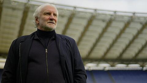 Rudi Völler ließ für eine Doku die Kamera auch sein Privatleben beleuchten. Rudi Völler ließ für eine Doku die Kamera auch sein Privatleben beleuchten.