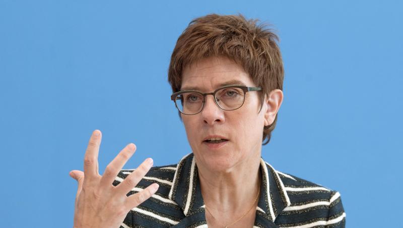 Annegret Kramp-Karrenbauer (CDU), CDU-Chefin, beantwortet Fragen. Foto: Jörg Carstensen Annegret Kramp-Karrenbauer (CDU), CDU-Chefin, beantwortet Fragen. Foto: Jörg Carstensen