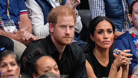 Prinz Harry und Herzogin Meghan sorgen mit einer bestimmten Entscheidung jetzt für Kopfschütteln. Prinz Harry und Herzogin Meghan sorgen mit einer bestimmten Entscheidung jetzt für Kopfschütteln.