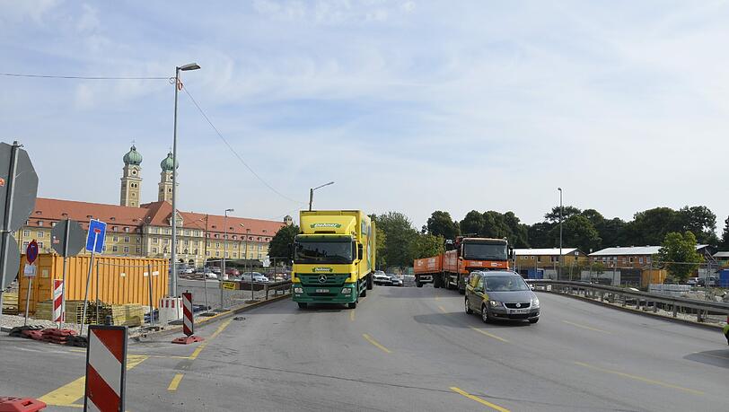 Die Neugestaltung des Luise-Kiesselbach-Platzes beschäftigt den Stadtrat.