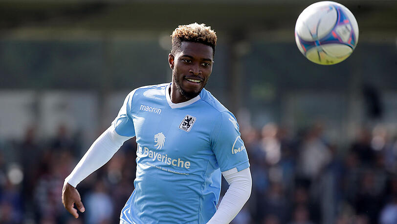 NONO KOUSSOU, NOTE 2: Auffällig starke Leistung des quirligen und flexiblen Außenbahnspielers. Schon zuletzt besser als Kindsvater. Aufsteigende Form. NONO KOUSSOU, NOTE 2: Auffällig starke Leistung des quirligen und flexiblen Außenbahnspielers. Schon zuletzt besser als Kindsvater. Aufsteigende Form.