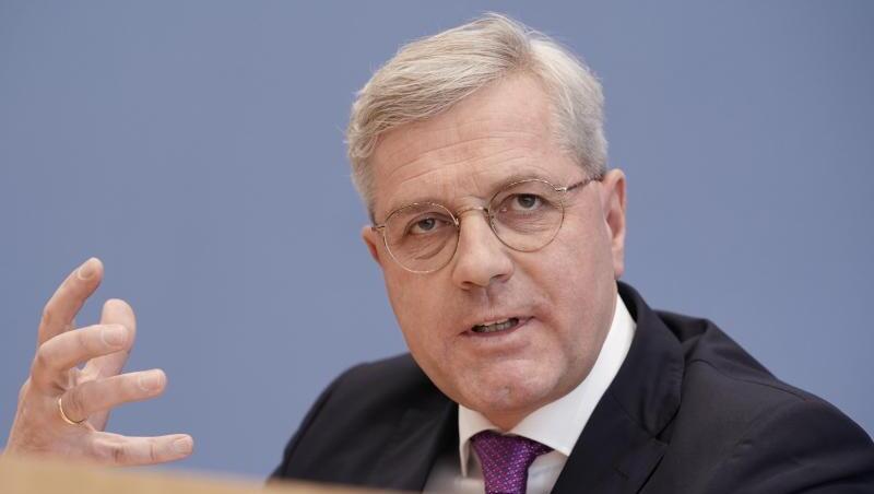 Norbert Röttgen: "Ich glaube, dass der Kompromiss auch auf dem Parteitag breit getragen wird.". Norbert Röttgen: "Ich glaube, dass der Kompromiss auch auf dem Parteitag breit getragen wird.".