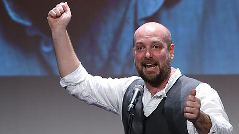 Der Kabarettist Stephan Zinner tritt die Nachfolge von Maxi Schafroth am Nockherberg an. Der Kabarettist Stephan Zinner tritt die Nachfolge von Maxi Schafroth am Nockherberg an.