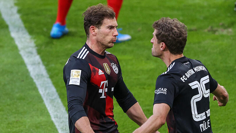 Breite Brust: Nach Ablage von Thomas Müller (r.) jagt Leon Goretzka den Ball zum 1:0 gegen Leipzig ins Netz - die Vorentscheidung im Titelkampf. Breite Brust: Nach Ablage von Thomas Müller (r.) jagt Leon Goretzka den Ball zum 1:0 gegen Leipzig ins Netz - die Vorentscheidung im Titelkampf.