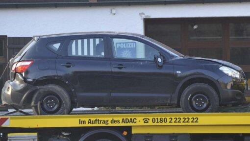 Mit diesem Nissan rast Ilya K. (33) vom Gasteig (l.) nach Rosenheim und wieder zurück. Mit diesem Nissan rast Ilya K. (33) vom Gasteig (l.) nach Rosenheim und wieder zurück.