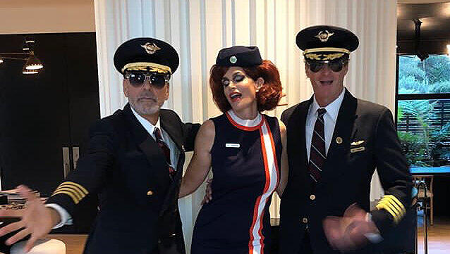 Wer würde mit dieser Traumcrew nicht gerne abheben? Eben. George Clooney (l.) feiert mit seinen Freunden Rande Gerber und Cindy Crawford. Wer würde mit dieser Traumcrew nicht gerne abheben? Eben. George Clooney (l.) feiert mit seinen Freunden Rande Gerber und Cindy Crawford.