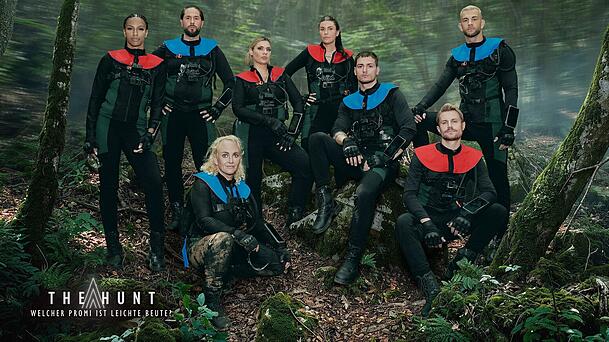 Bei "The Hunt" treten Promis aus TV und Reality in einem XXL-Fangenspiel gegeneinander an. Bei "The Hunt" treten Promis aus TV und Reality in einem XXL-Fangenspiel gegeneinander an.