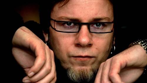Fühlt sich als Solist auf der Bühne am wohlsten: Bjorn Berge spielt am Mittwoch bei den Rother Bluestagen in der Kulturfabrik. Fühlt sich als Solist auf der Bühne am wohlsten: Bjorn Berge spielt am Mittwoch bei den Rother Bluestagen in der Kulturfabrik.