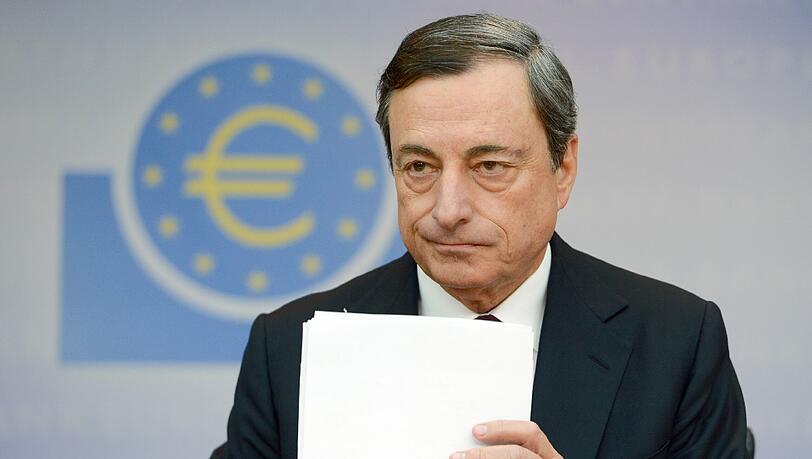 Mario Draghi, Präsident der Europäischen Zentralbank, während einer Pressekonferenz in Frankfurt am Main. Foto: Arne Dedert Mario Draghi, Präsident der Europäischen Zentralbank, während einer Pressekonferenz in Frankfurt am Main. Foto: Arne Dedert