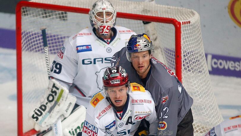 Man kennt sich bereits: Blake Parlett (M.) spielte in der Saison 2017/18 für Berlin.