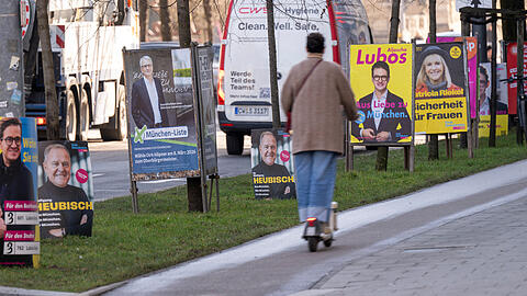 Bald hat München die Qual der Wahl: Zwischen 14 verschiedenen Parteien können sich die Wähler diesmal bei der Kommunalwahl am 8. März entscheiden. Bald hat München die Qual der Wahl: Zwischen 14 verschiedenen Parteien können sich die Wähler diesmal bei der Kommunalwahl am 8. März entscheiden.