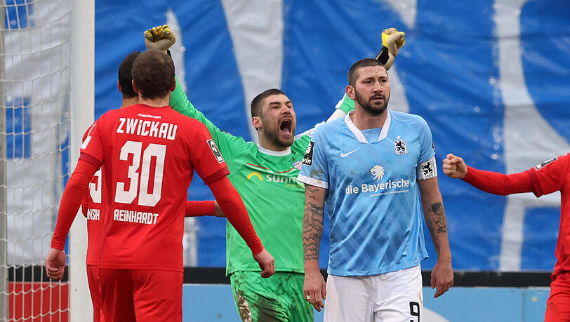 Sascha Mölders (r.) blieb gegen Zwickau ohne Durchschlagskraft. Sascha Mölders (r.) blieb gegen Zwickau ohne Durchschlagskraft.
