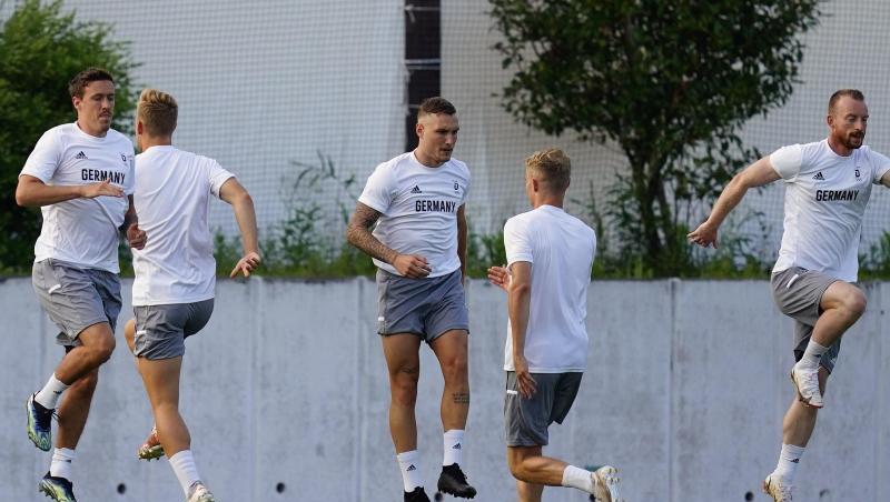 Bereit für Brasilien: Deutschlands Fußballer schauen dem Olmpia-Start entgegen. Bereit für Brasilien: Deutschlands Fußballer schauen dem Olmpia-Start entgegen.