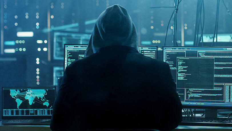 Cyberkriminelle erschleichen sich oftmals Zugang zu E-Mail-Konten. Cyberkriminelle erschleichen sich oftmals Zugang zu E-Mail-Konten.