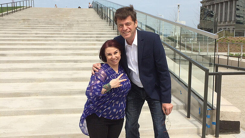 Michelle Knight mit Rudi Cerne beim Vorgespräch für die Sendung "Aktenzeichen XY... ungelöst - Spezial: Wo ist mein Kind?" in Cleveland Michelle Knight mit Rudi Cerne beim Vorgespräch für die Sendung "Aktenzeichen XY... ungelöst - Spezial: Wo ist mein Kind?" in Cleveland