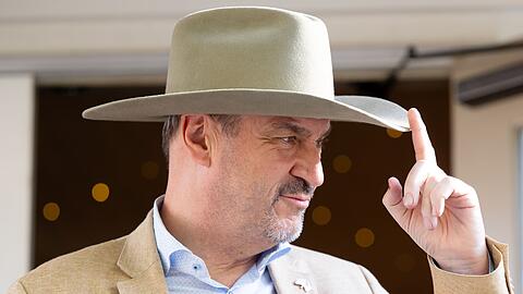 CSU-Chef Söder war erst vor einem Monat selbst in den USA. Nach der neusten Drohung aus Washington von US-Präsident Trump rät Söder zu Gelassenheit auf beiden Seiten. (Archivbild) CSU-Chef Söder war erst vor einem Monat selbst in den USA. Nach der neusten Drohung aus Washington von US-Präsident Trump rät Söder zu Gelassenheit auf beiden Seiten. (Archivbild)