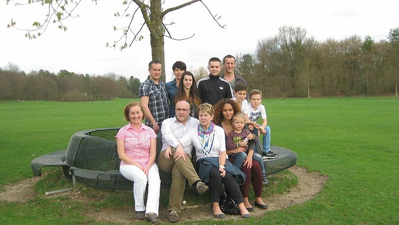 Apollonia Schmitt und der engste Familienkreis. Apollonia Schmitt und der engste Familienkreis.