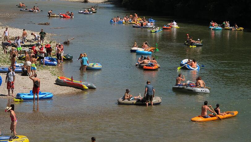 Viele Münchner halten sich ohnehin an die Regeln auf der Isar. Viele Münchner halten sich ohnehin an die Regeln auf der Isar.