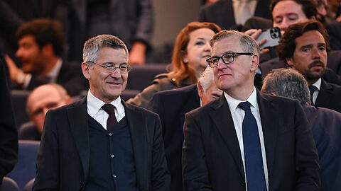 Reagierte nach dem Sieg gegen den VfB Stuttgart auf die Jubelexplosion aus dem Real-Spiel: Bayern-CEO Jan-Christian Dreesen. Reagierte nach dem Sieg gegen den VfB Stuttgart auf die Jubelexplosion aus dem Real-Spiel: Bayern-CEO Jan-Christian Dreesen.