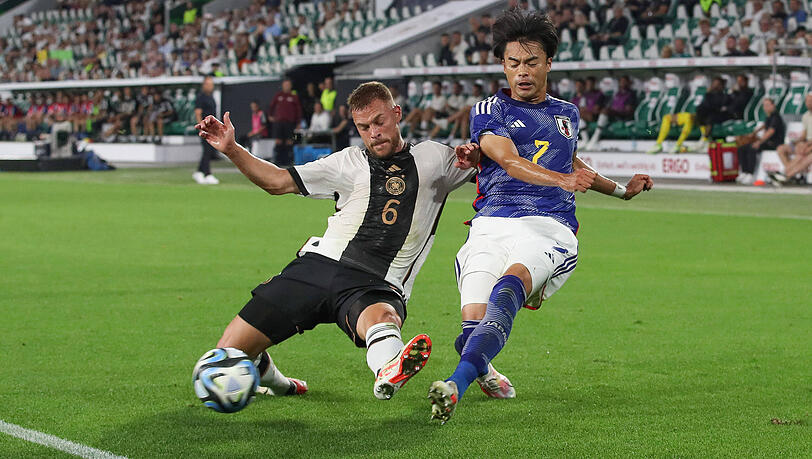 Ohne Kapitänsbinde und auf der ungeliebten Rechtsverteidigerposition: Joshua Kimmich konnte das 1:4-Debakel der DFB-Elf gegen Japan nicht verhindern. Ohne Kapitänsbinde und auf der ungeliebten Rechtsverteidigerposition: Joshua Kimmich konnte das 1:4-Debakel der DFB-Elf gegen Japan nicht verhindern.