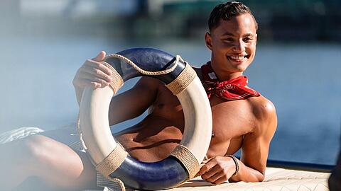 Benji (20) aus Hamburg hat keine Probleme damit, sich mitten in Berlin freizügig zu zeigen. Das ging nicht allen "GNTM"-Kandidaten so. Benji (20) aus Hamburg hat keine Probleme damit, sich mitten in Berlin freizügig zu zeigen. Das ging nicht allen "GNTM"-Kandidaten so.