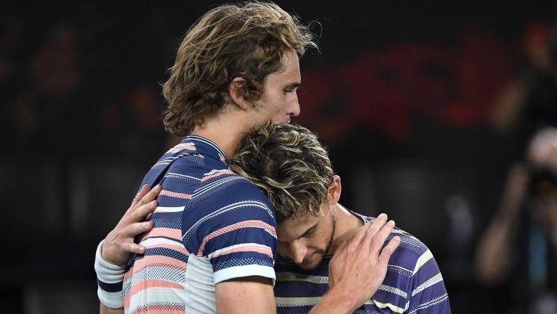 Zuspruch: Dominic Thiem (r) nimmt Alexander Zverev verbal in Schutz. Zuspruch: Dominic Thiem (r) nimmt Alexander Zverev verbal in Schutz.