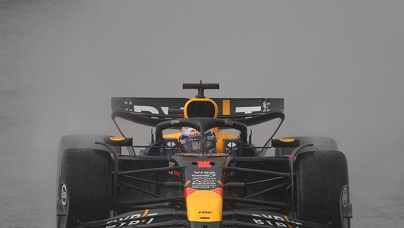 Verstappen liefert eine weltmeisterliche Leistung ab. Verstappen liefert eine weltmeisterliche Leistung ab.