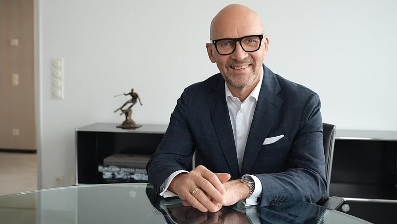 Nach einer Pause will Klaus Dittrich nach eigenen Angaben "wieder Verantwortung übernehmen, Dinge mitgestalten und Menschen helfen". Nach einer Pause will Klaus Dittrich nach eigenen Angaben "wieder Verantwortung übernehmen, Dinge mitgestalten und Menschen helfen".