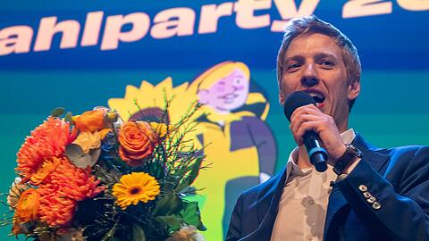 Dominik Krause darf in die Stichwahl um den Chefposten im Münchner Rathaus. Wie er CSU-Wähler für sich gewinnen will. Dominik Krause darf in die Stichwahl um den Chefposten im Münchner Rathaus. Wie er CSU-Wähler für sich gewinnen will.