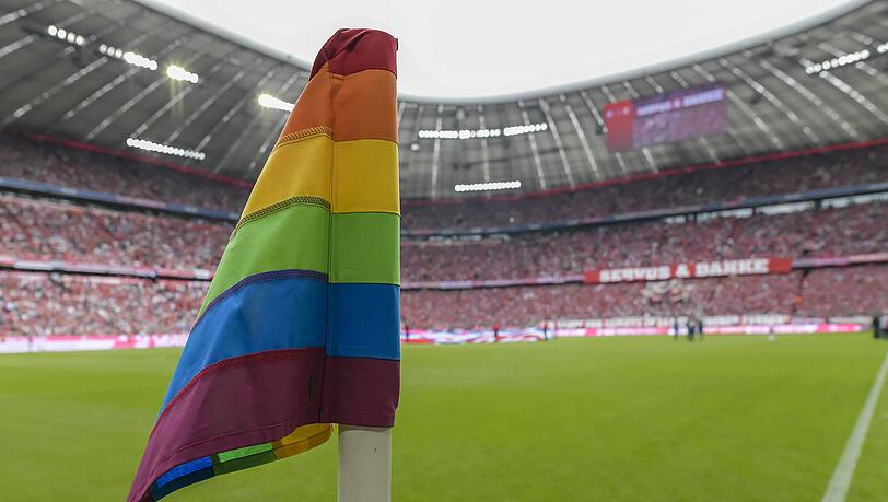 Bereits im Mai 2019 setzte der FC Bayern ein Zeichen für Toleranz und gegen Diskriminierung. Bereits im Mai 2019 setzte der FC Bayern ein Zeichen für Toleranz und gegen Diskriminierung.