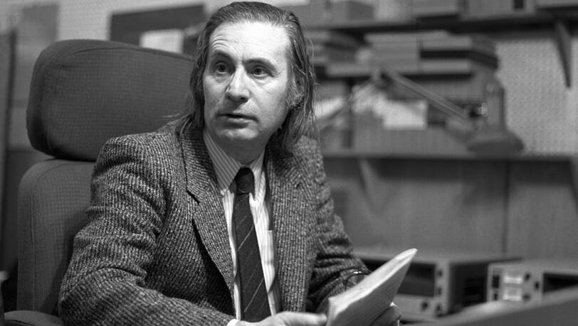Der 1934 in Engels - der Hauptstadt der damaligen Sowjetrepublik der Wolgadeutschen - geborene Komponist Alfred Schnittke. Der 1934 in Engels - der Hauptstadt der damaligen Sowjetrepublik der Wolgadeutschen - geborene Komponist Alfred Schnittke.