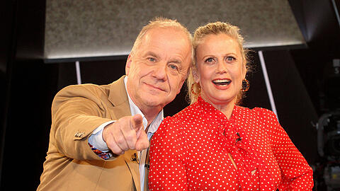 Hubertus Meyer-Burckhardt und Barbara Schöneberger sind die Gastgeber der "NDR Talk Show". Hubertus Meyer-Burckhardt und Barbara Schöneberger sind die Gastgeber der "NDR Talk Show".