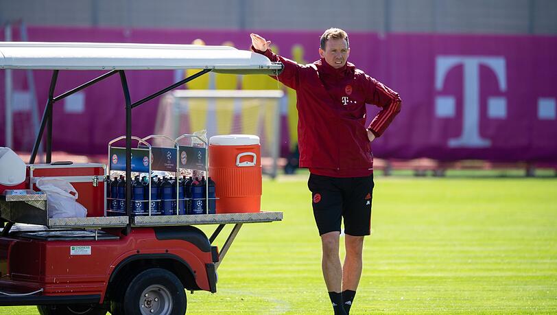 Bayerns Trainer Julian Nagelsmann während des Trainings. Bayerns Trainer Julian Nagelsmann während des Trainings.