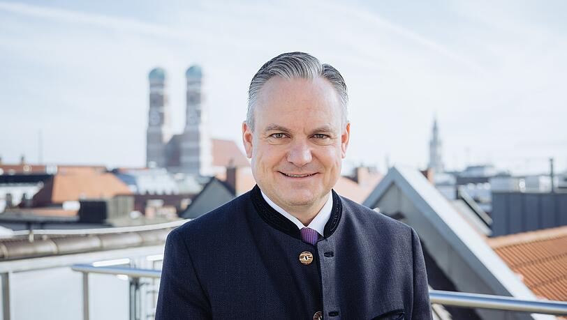 Wirtschaftsreferent Christian Scharpf. Wirtschaftsreferent Christian Scharpf.