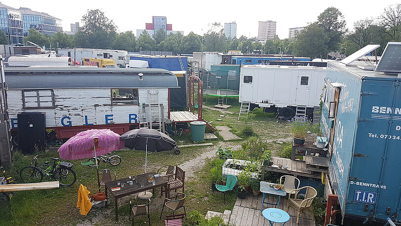 Gute Nachrichten für das Kulturprojekt "Stattpark Olga" - Oberbürgermeister Reiter bietet einen neuen Wagenstellplatz in Sendling an. Gute Nachrichten für das Kulturprojekt "Stattpark Olga" - Oberbürgermeister Reiter bietet einen neuen Wagenstellplatz in Sendling an.