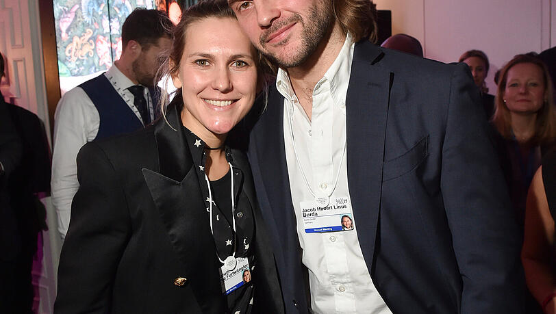 Kinder von Maria Furtwängler: Elisabeth und Jacob Burda haben im Medienkonzern ("Focus", "Freizeit Revue" u.a.) Führungsaufgaben eingenommen. Kinder von Maria Furtwängler: Elisabeth und Jacob Burda haben im Medienkonzern ("Focus", "Freizeit Revue" u.a.) Führungsaufgaben eingenommen.