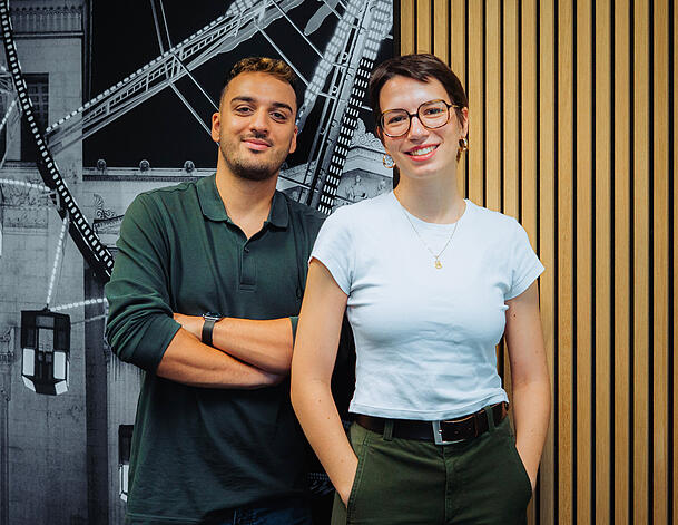 Die Hosts Niclas Vaccalluzzo und Maja Aralica sprechen im neuen AZ-Podcast "Kindl der Nacht" mit verschiedenen Gästen über das Münchner Nachtleben. Die Hosts Niclas Vaccalluzzo und Maja Aralica sprechen im neuen AZ-Podcast "Kindl der Nacht" mit verschiedenen Gästen über das Münchner Nachtleben.