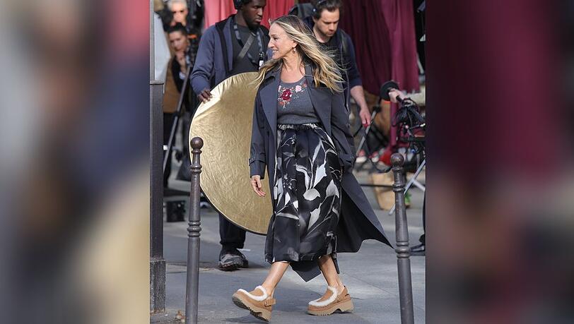 Sarah Jessica Parker in den Straßen von Paris. Sarah Jessica Parker in den Straßen von Paris.