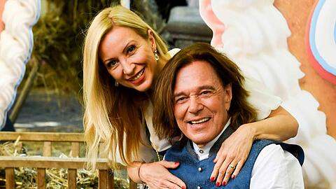 Jürgen Drews mit seiner Ramona beim "HeidiFest" in München. Jürgen Drews mit seiner Ramona beim "HeidiFest" in München.