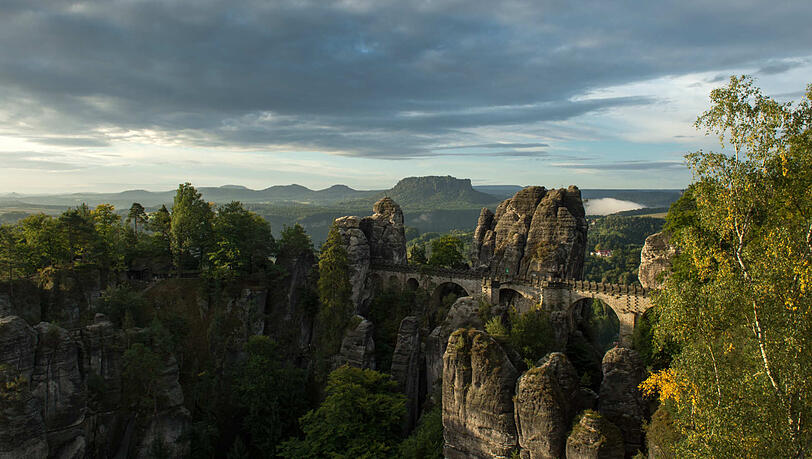 Die Basteibrücke im Nationalpark Sächsische Schweiz. Die Basteibrücke im Nationalpark Sächsische Schweiz.