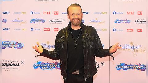 Ross Antony überraschte bei den "Schlagerchampions" mit einem ungewönlichen Look. Ross Antony überraschte bei den "Schlagerchampions" mit einem ungewönlichen Look.