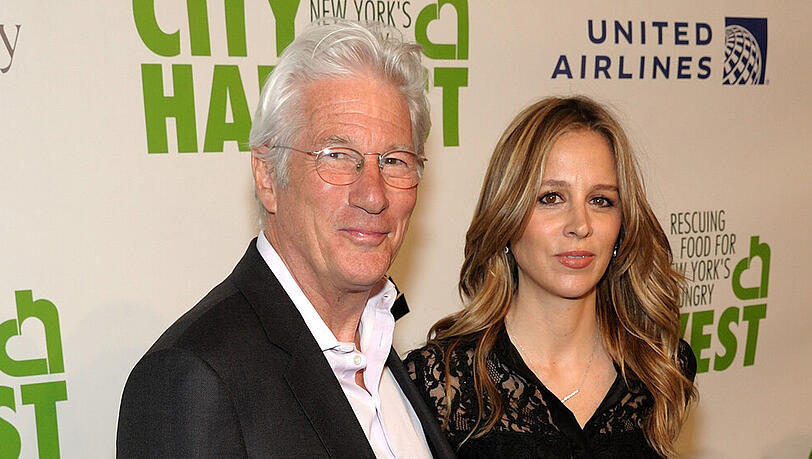 Richard Gere und Alejandra Silva wurden im Februar 2019 Eltern Richard Gere und Alejandra Silva wurden im Februar 2019 Eltern