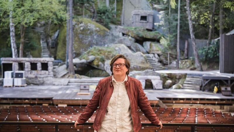 Die künstlerische Leiterin der Wunsiedler Luisenburg-Festspiele, Birgit Simmler. Foto: Nicolas Armer/dpa Die künstlerische Leiterin der Wunsiedler Luisenburg-Festspiele, Birgit Simmler. Foto: Nicolas Armer/dpa