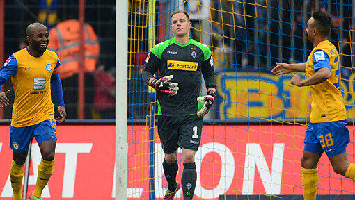 Marc-André ter Stegen (M.) patzte gegen Braunschweig schwer. Marc-André ter Stegen (M.) patzte gegen Braunschweig schwer.