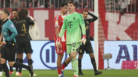 Enttäuscht nach der Niederlage gegen Augsburg: Torhüter Jonas Urbig. Enttäuscht nach der Niederlage gegen Augsburg: Torhüter Jonas Urbig.