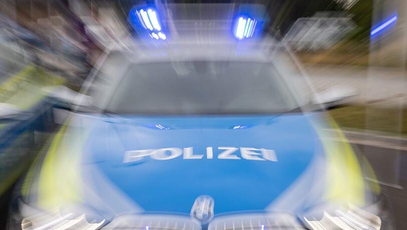 Die Polizei ist mit mehr als 20 Streifen ausgerückt. (Symbolbild) Die Polizei ist mit mehr als 20 Streifen ausgerückt. (Symbolbild)