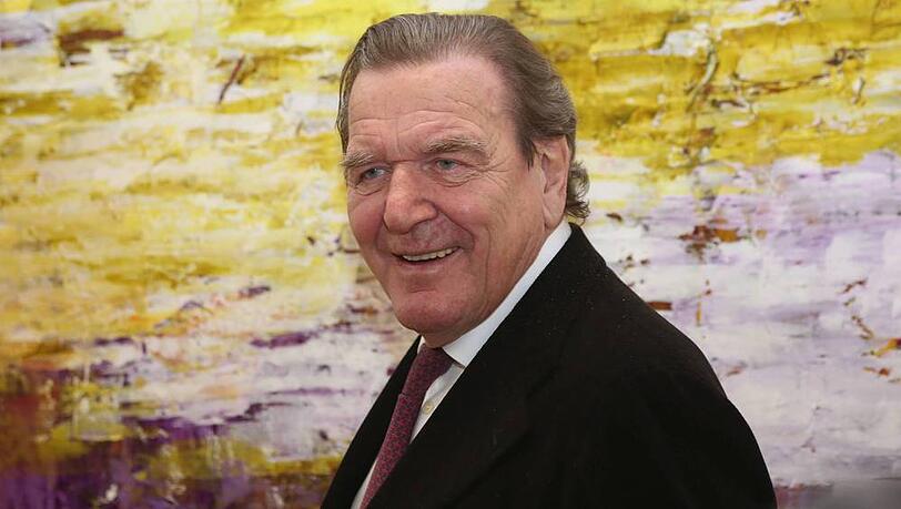 Gerhard Schröder war bereits viermal verheiratet. Gerhard Schröder war bereits viermal verheiratet.