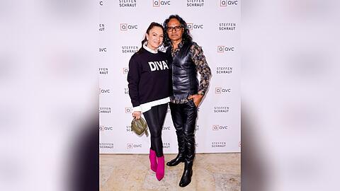 Christine Neubauer und José Campos bei Steffen Schrauts Kollektions-Präsentation in München. Christine Neubauer und José Campos bei Steffen Schrauts Kollektions-Präsentation in München.